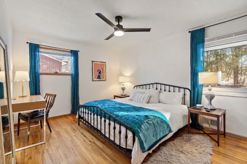 The Pine House: a cozy home for you & yours!