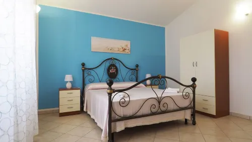 Villetta Nonno Seba Sleeps 4 Just a few Metres From the sea