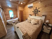 Pam's Treehouse Cabin #3