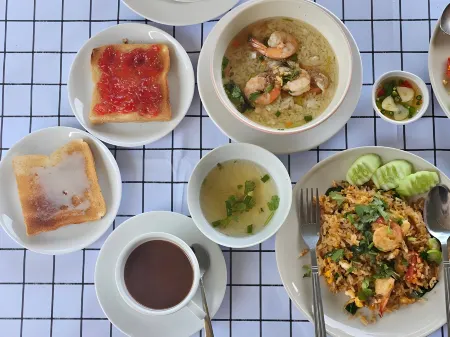 Charming Home Resort Отели в г. Суан Пхынг