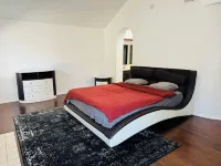 Spacious 4-bedroom house in lovely Bakersfield country club area with pool Hotels near Harmony Ca