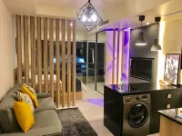 Luxurious studio 13 mins to downtown - few steps to great foods, cafes, shops