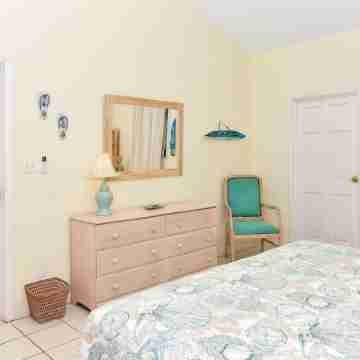 Buttercup Family Cottage beautiful beach, great snorkeling spot across the road Rooms