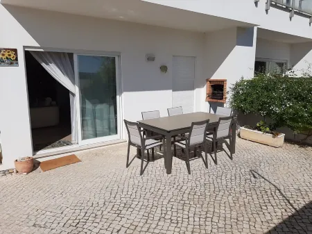 Beautiful, spacious villa with private pool located in the village of Burgau.