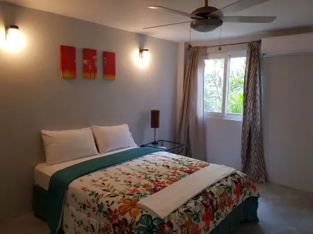 Ocean View Villas just a short walk from La Toc Beach! Отели рядом с достопримечательностью «La Toc Beach»