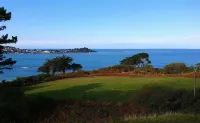 Apartment with stunning sea views and equipped with heated swimming pool