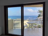 Studio Situé sur la Plage Avec une Très Belle vue mer