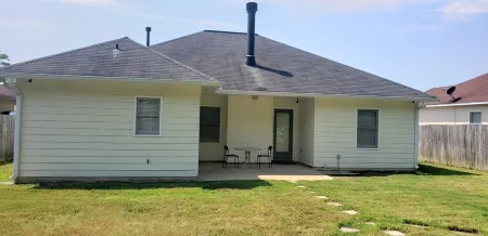 Near Ft. Moore - Ft. Benning 4 br 2 bath renovated charming home