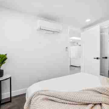 Charming, Newly Buillt, 1-bedroom house, close to Disney, AC, Fast Wifi Rooms