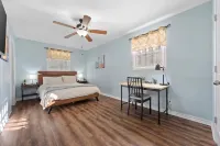 Pool House close to Temple Baylor Scott & White Hotels near Playground at Whistle Stop Park