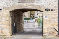 Central Cosy Character Cottage with Free Parking