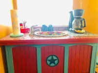 10th St. Bungalow Downtown, Bandera, TX. Hotels in Bandera