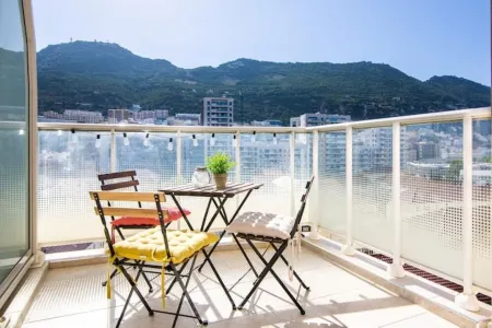 Luxury modern apartment with exceptional views! Отели рядом с достопримечательностью «Гибралтарская скала»