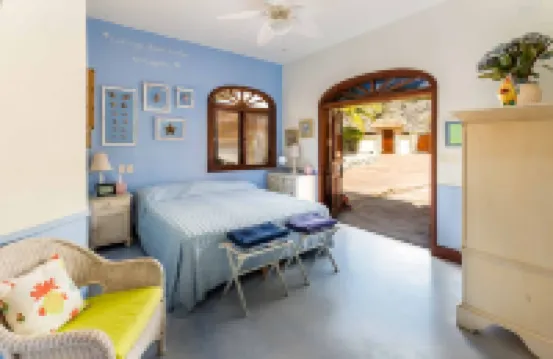 Sophisticated Oceanfront Villa, Beach Access