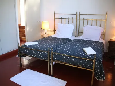 Casa Dos Vidros - Lakefront Charmer Villa Hotels near Convent of Christ
