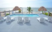 Seafront, 4 bedroom private villa, 10 guests, family vacation, activities nearby -  case vacanza in affitto