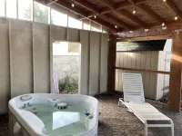 Large Independence House for Families & Groups