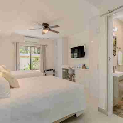 Oceanfront 2Br Villa for 6 -  3 Bathrooms - Walk to la Isla & Beach Rooms