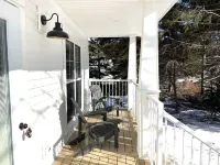 New luxury house w/hot tub private setting walk to ocean
