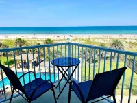 Oceanfront condo with patio, pool/pet friendly
