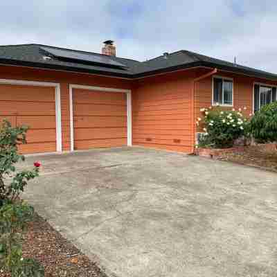 Centrally Located in the Heart of Wine Country! Hotel Exterior