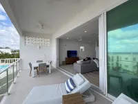 LUXURY/OVERSIZED  - 1 Bed/1.5 Bath near AMAZING SHORE DIVING W/180° Ocean VIEWS