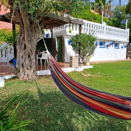 VILLA WITH LARGE GARDEN AND POOL IN A NATURAL ENVIRONMENT Отели в г. Вехер-де-ла-Фронтера