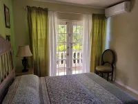 Relaxing, Amazing beach, pool, Cheap cars, quiet area, surfers paradise 2 Hotel a 