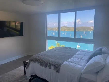 Comforts of a house, luxury of a hotel Отели рядом с достопримечательностью «Форт Крисчен»