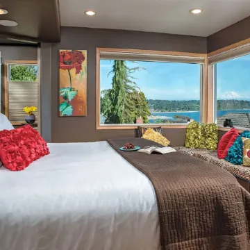 Cottage with Puget Sound, Mount Rainier, & Olympic Views