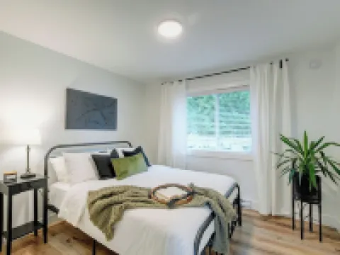 Squeaky clean brand new 2 bedroom close to major routes. Hotels in Langford