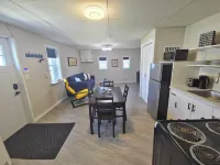 Cozy home on a quiet street minutes to downtown Kingston!