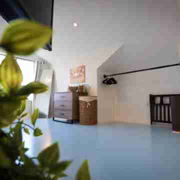 Entire 3rd Floor- Walk to Piedmont Park 0.5 Miles Others