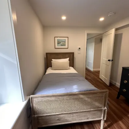Quick walk to private beach from this brand new 3-bedroom cottage