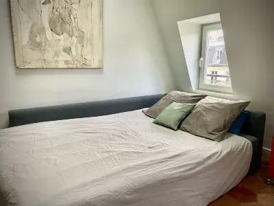 Grand Studio Darchitecte Proche Montmartre, à 5mn à Pieds de la Gare du Nord Hotel a Parigi