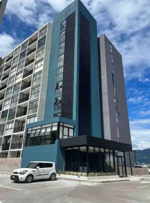 Cozy, Spacious 2Br Apt w/ Mountainview. Parking, Gym & Pool Hotels in 