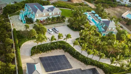 Charming waterfront Caribbean estate - 2 min from pink sand beach