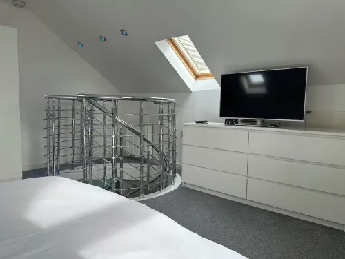 Shore Road Hotels in Stevenston