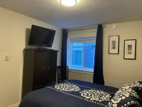 Hot tub, Pet Friendly + Monthly Discounts! Trails Nearby!