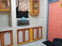 Lovely, spacious apartment in quiet neighborhood.