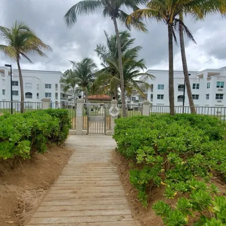 Amazing beachfront apartment on the beach