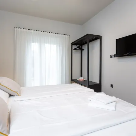 Villa LuiSole - Apartment °1 with heated saltwater pool, family-friendly
