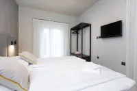 Villa LuiSole - Apartment °1 with heated saltwater pool, family-friendly