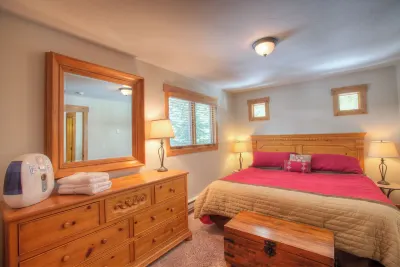 The Perfect Family Mountain Getaway Hotels near Blue Lakes Trailhead