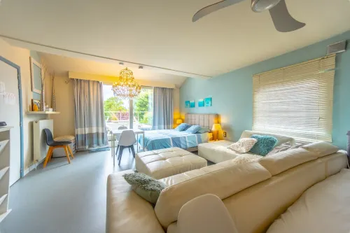 Guesthouse de Witte Merel Deluxe - Homestays