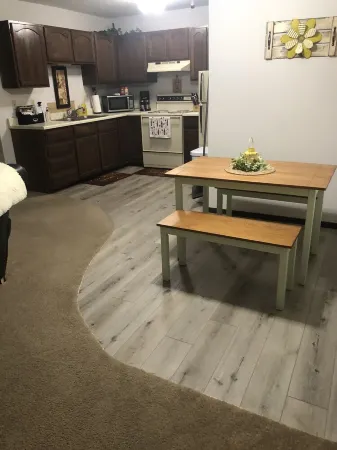 Cozy, Clean!  Pets Welcome..Close to Walking/Bike Trail