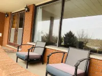 Beautiful upper unit countryside large cozy rooms near Niagara Falls