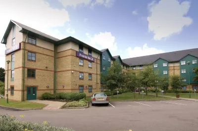Premier Inn Luton (Airport) Hôtels à proximité de : Luton Central Library