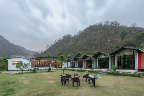 The Ayali Riverside Resort Hotel a Rishikesh