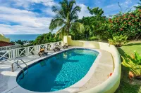 Fast WiFi, 4 bedrooms, sleeps 8, panoramic ocean views, West Coast .. Paradise !